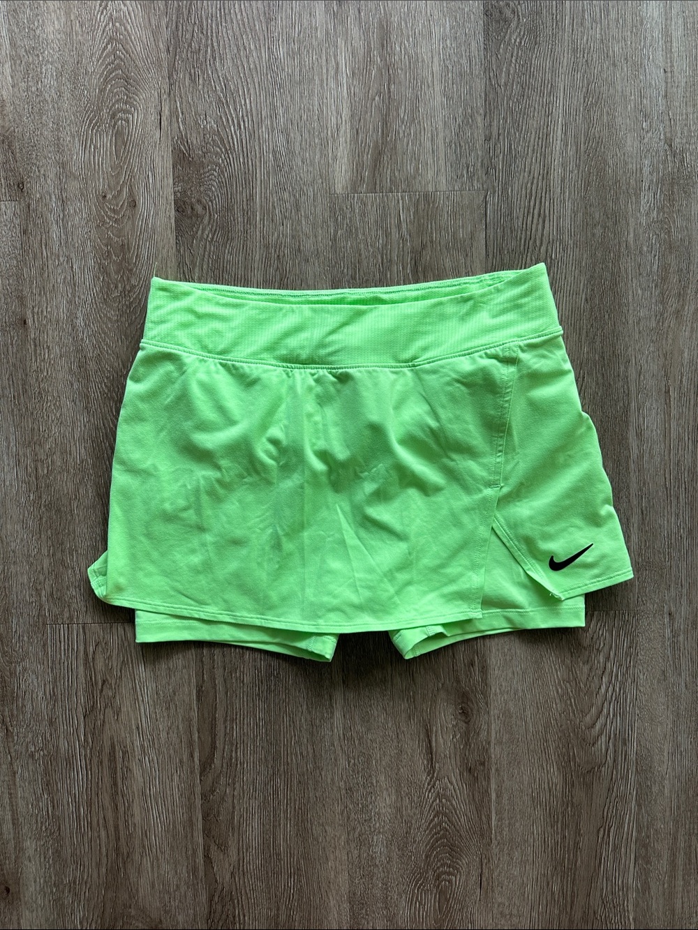 Nike Court Dri-Fit Victory Tennis Skort Slim Fit Neon Green Medium